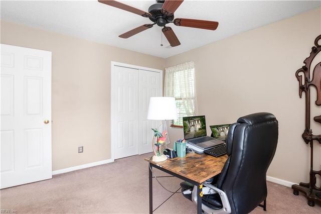 321 Windy Ridge LN, Newport News, VA 23602