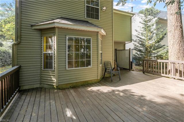 321 Windy Ridge LN, Newport News, VA 23602