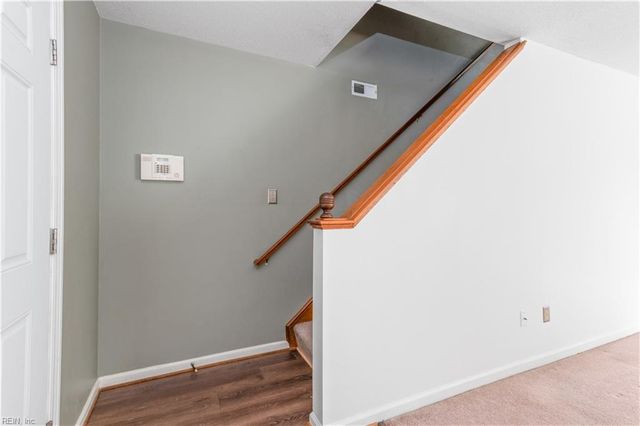 321 Windy Ridge LN, Newport News, VA 23602