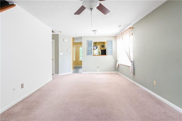 321 Windy Ridge LN, Newport News, VA 23602