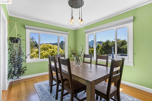 1222 Hollywood Ave, Oakland, CA 94602