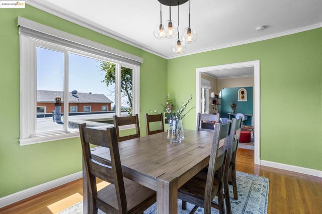 1222 Hollywood Ave, Oakland, CA 94602