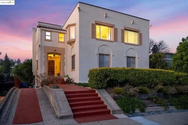 1222 Hollywood Ave, Oakland, CA 94602