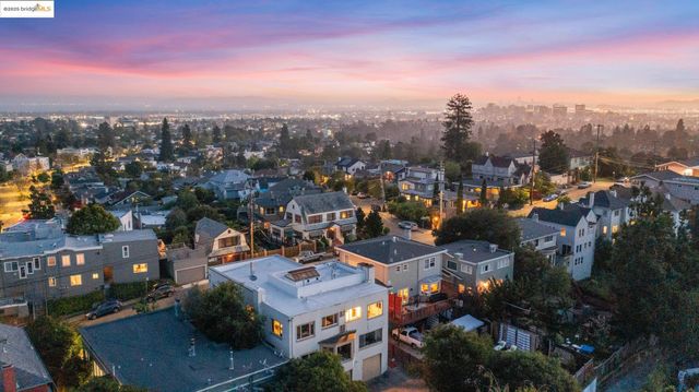 1222 Hollywood Ave, Oakland, CA 94602