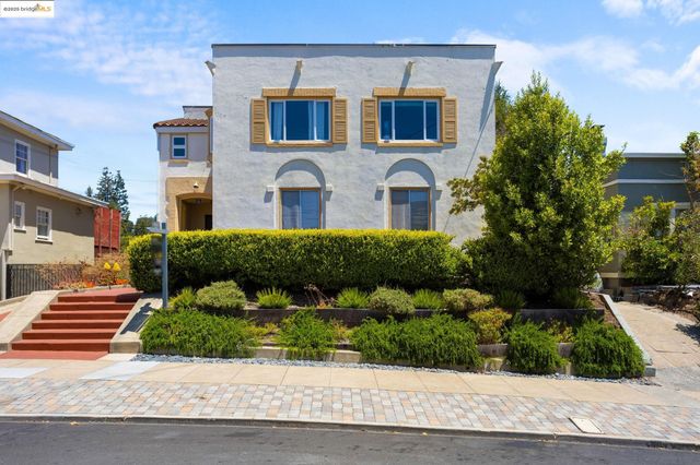 1222 Hollywood Ave, Oakland, CA 94602
