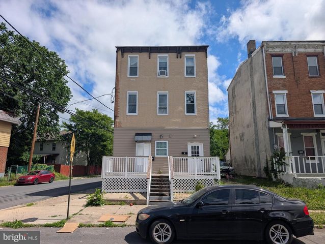 560 EDGEWOOD AVE, Trenton, NJ 08618