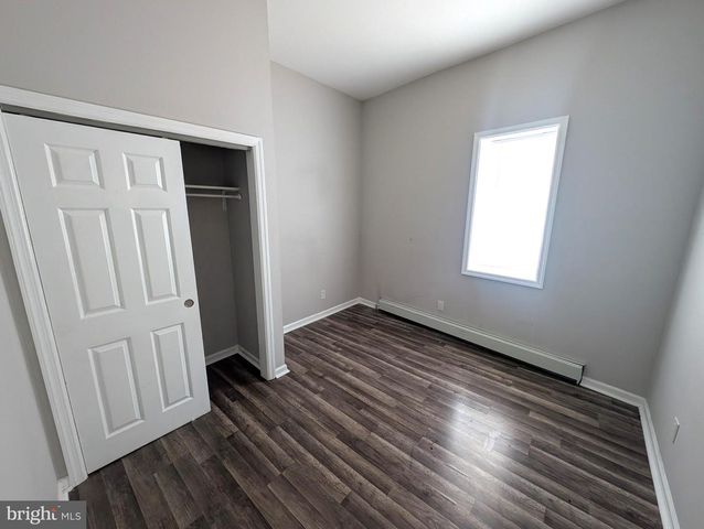 560 EDGEWOOD AVE, Trenton, NJ 08618