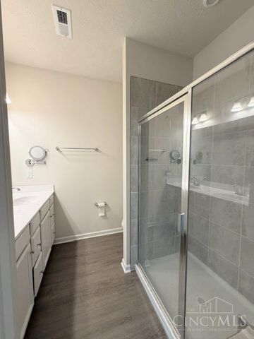 42 Wentworth Lane, Deer Park, OH 45236