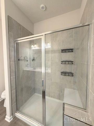 42 Wentworth Lane, Deer Park, OH 45236