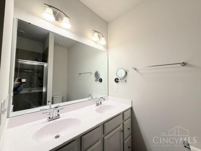 42 Wentworth Lane, Deer Park, OH 45236