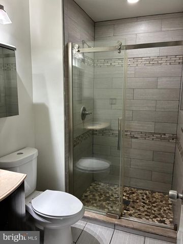 18815 WALKERS CHOICE RD, Gaithersburg, MD 20886