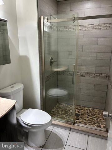 18815 WALKERS CHOICE RD, Gaithersburg, MD 20886
