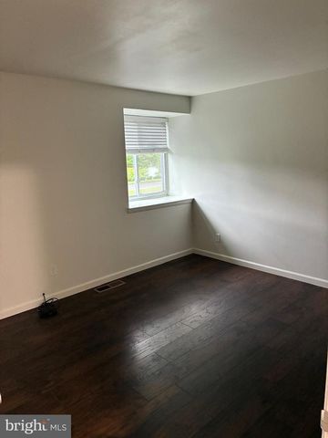 18815 WALKERS CHOICE RD, Gaithersburg, MD 20886