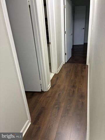 18815 WALKERS CHOICE RD, Gaithersburg, MD 20886