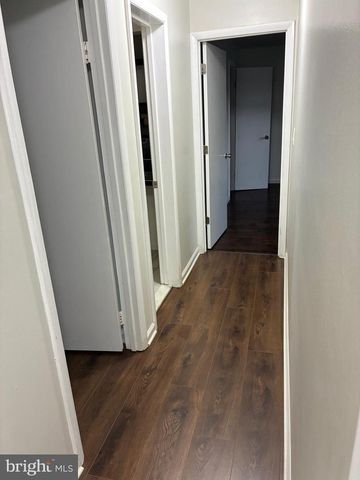 18815 WALKERS CHOICE RD, Gaithersburg, MD 20886