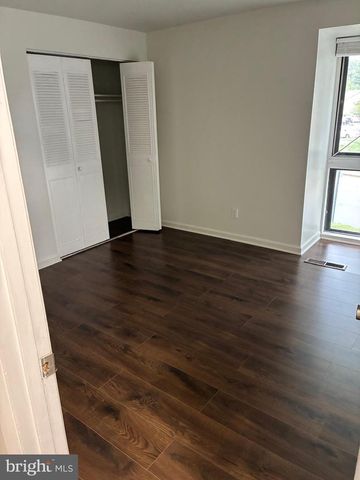 18815 WALKERS CHOICE RD, Gaithersburg, MD 20886