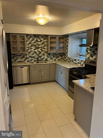 18815 WALKERS CHOICE RD, Gaithersburg, MD 20886