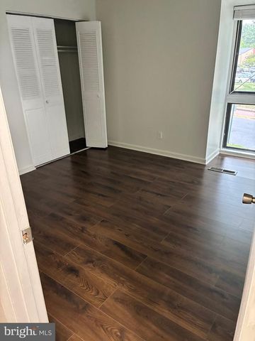 18815 WALKERS CHOICE RD, Gaithersburg, MD 20886