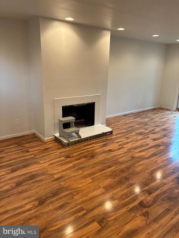 18815 WALKERS CHOICE RD, Gaithersburg, MD 20886