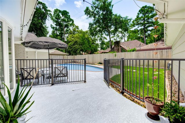 11715 Cypresswood Drive, Houston, TX 77070
