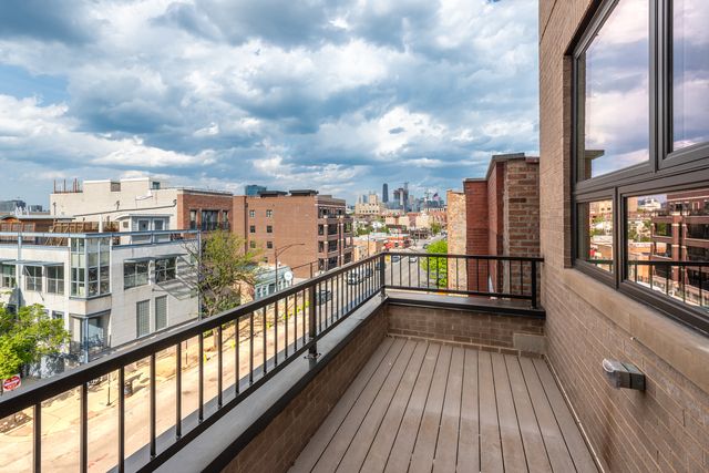 1347 W Grand Avenue 4N, Chicago, IL 60642