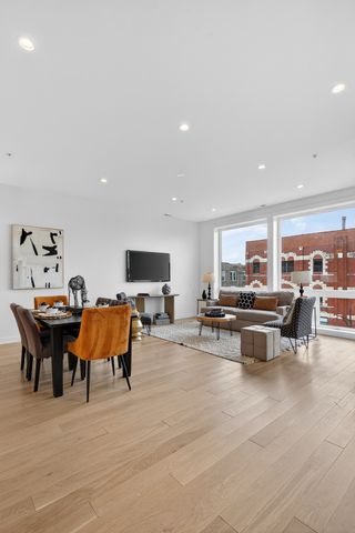 1347 W Grand Avenue 4N, Chicago, IL 60642