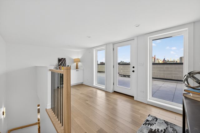 1347 W Grand Avenue 4N, Chicago, IL 60642