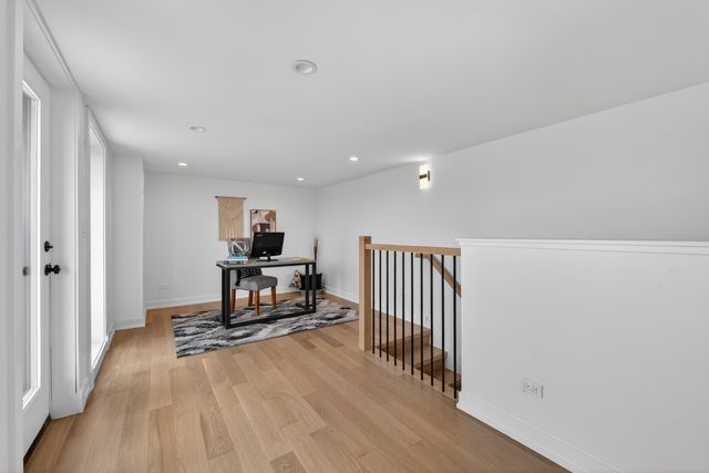 1347 W Grand Avenue 4N, Chicago, IL 60642