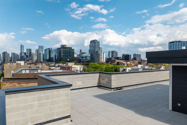 1347 W Grand Avenue 4N, Chicago, IL 60642