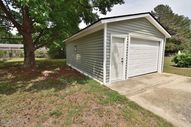 2216 Meadowbrook Road, Rocky Mount, NC 27801