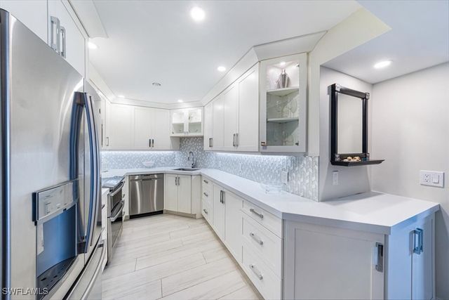 4005 Gulf Shore BLVD N 1104, Naples, FL 34103