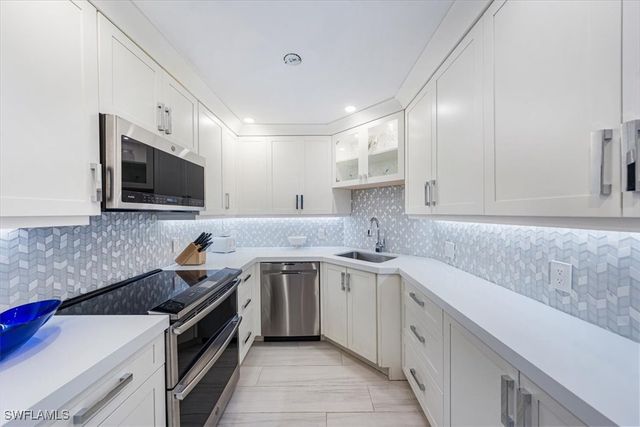 4005 Gulf Shore BLVD N 1104, Naples, FL 34103