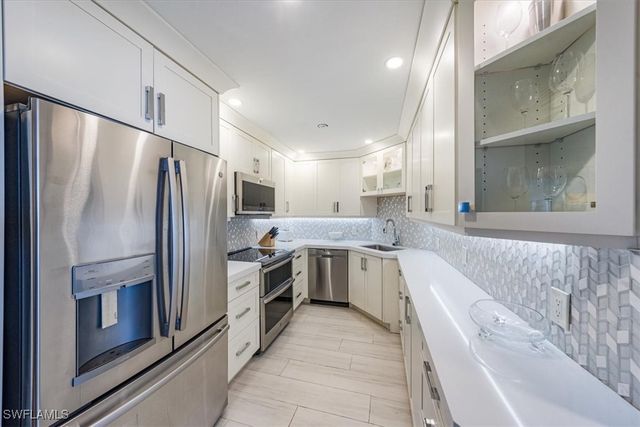 4005 Gulf Shore BLVD N 1104, Naples, FL 34103