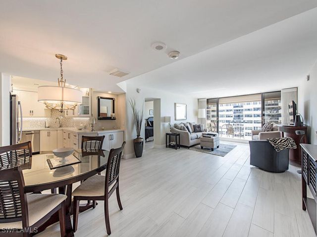 4005 Gulf Shore BLVD N 1104, Naples, FL 34103