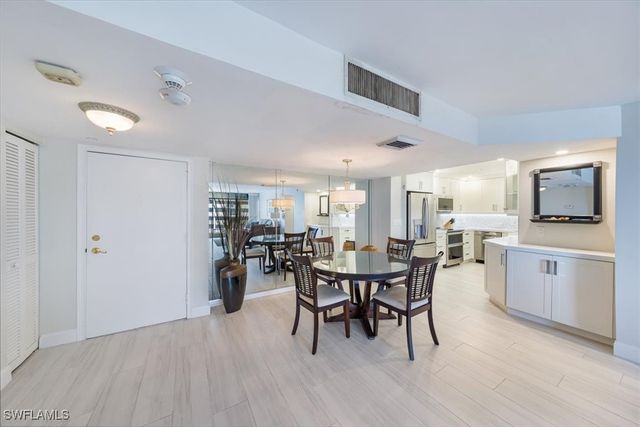 4005 Gulf Shore BLVD N 1104, Naples, FL 34103