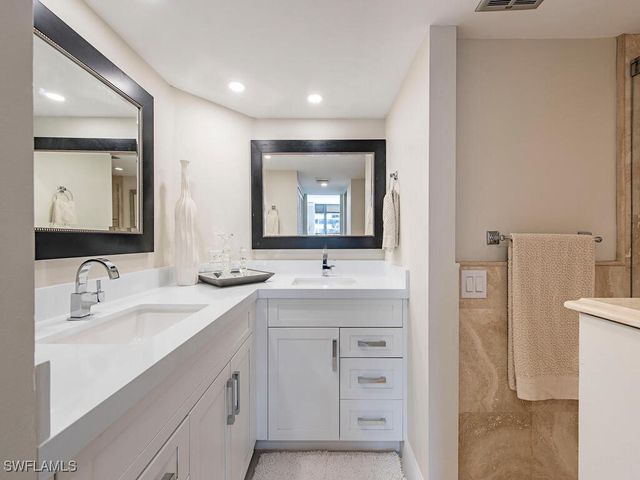 4005 Gulf Shore BLVD N 1104, Naples, FL 34103