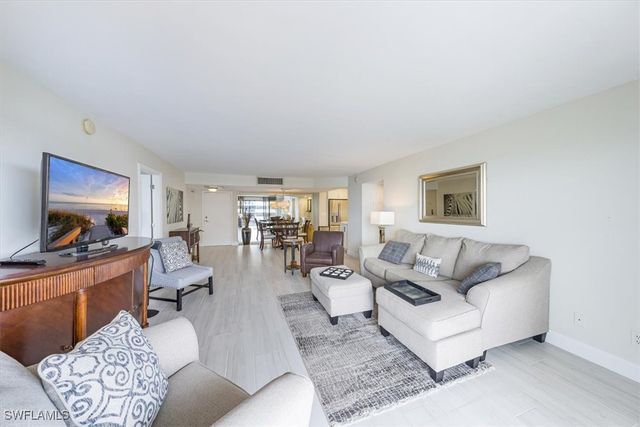 4005 Gulf Shore BLVD N 1104, Naples, FL 34103