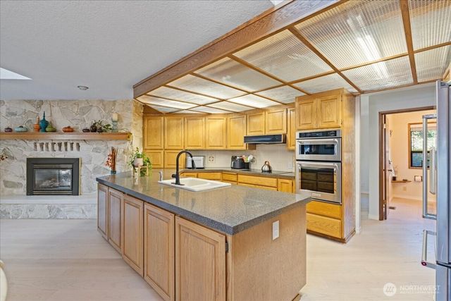 701 175th Street SW, Bothell, WA 98012