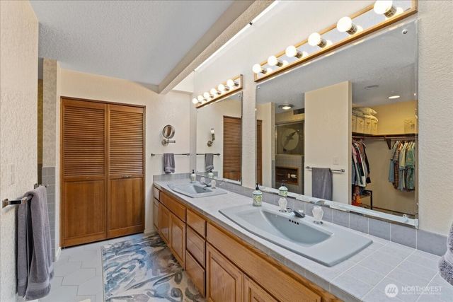 701 175th Street SW, Bothell, WA 98012