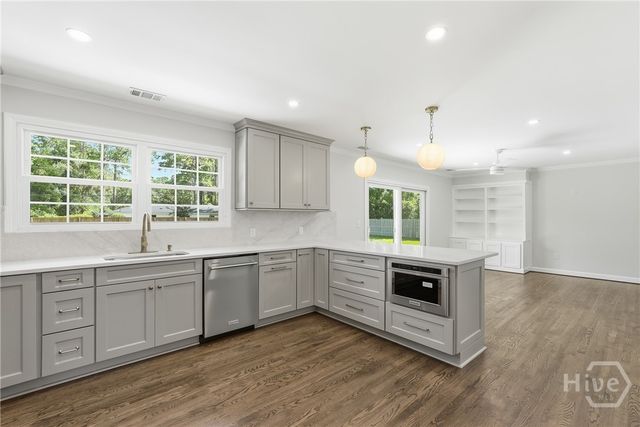 130 Hopecrest Avenue, Savannah, GA 31406