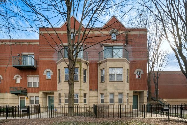 4530 S Woodlawn Avenue 102, Chicago, IL 60653