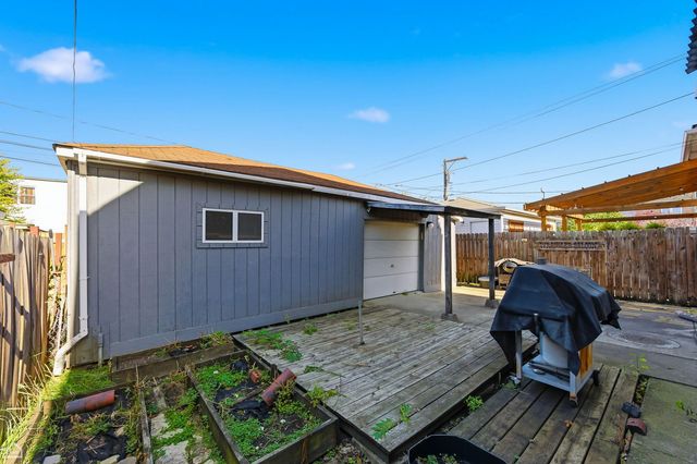 5040 W Patterson Avenue, Chicago, IL 60641