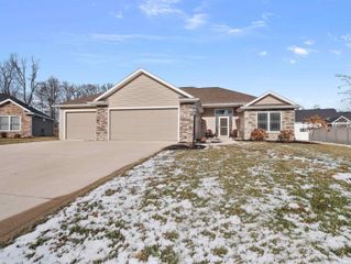 113 Edenbridge Boulevard, Fort Wayne, IN 46845