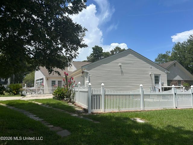 980 Hamakua Street, Diamondhead, MS 39525