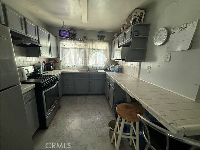 1608 E Martin Luther King Jr, Los Angeles, CA 90011