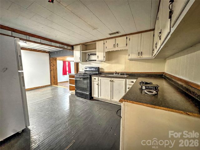 1101 Otter Creek Road, Topton, NC 28781