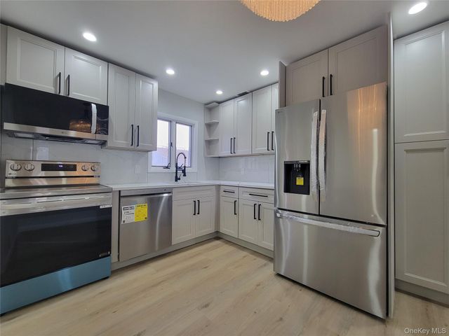 258 Jefferson Avenue, Island Park, NY 11558