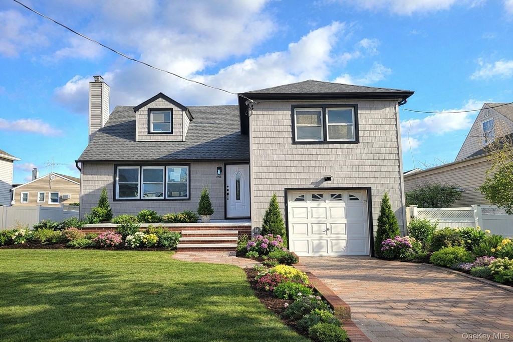 258 Jefferson Avenue, Island Park, NY 11558