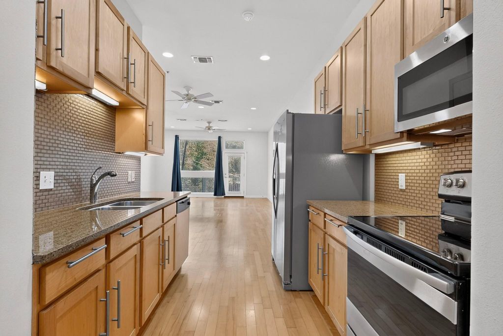 2931 E 12th ST 206, Austin, TX 78702