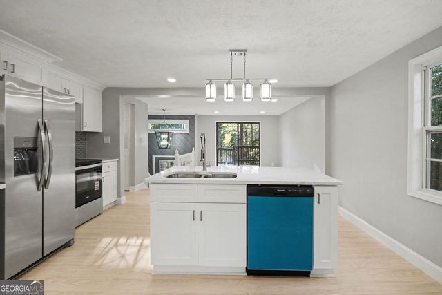 3224 Newcastle Way, Snellville, GA 30039